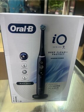 Oral-B iO Series 7 Black Onyx Rechargeable Toothbrush - Deep Clean + Protect